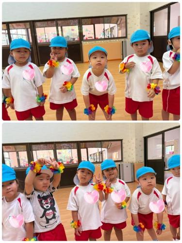 手首にかわいいおはなをつけて・・ダンスの練習かしら？